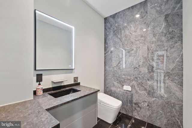 6304 OLD DOMINION DR, Mclean, VA 22101