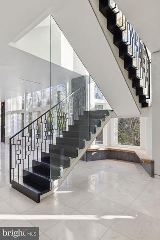 6304 OLD DOMINION DR, Mclean, VA 22101