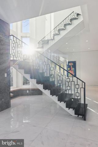 6304 OLD DOMINION DR, Mclean, VA 22101