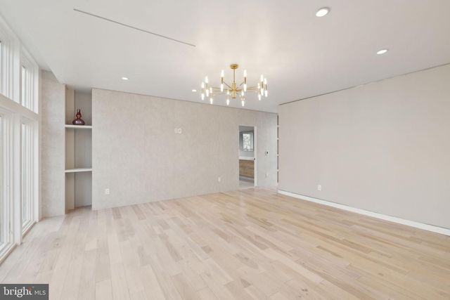 6304 OLD DOMINION DR, Mclean, VA 22101