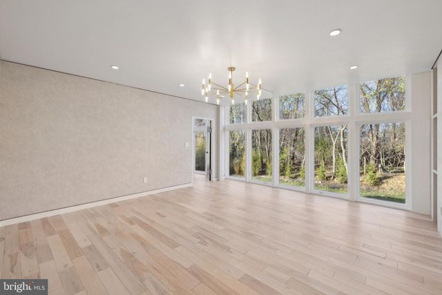 6304 OLD DOMINION DR, Mclean, VA 22101