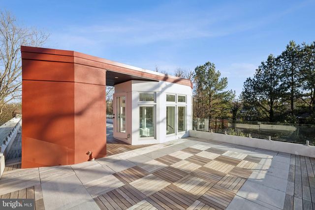 6304 OLD DOMINION DR, Mclean, VA 22101