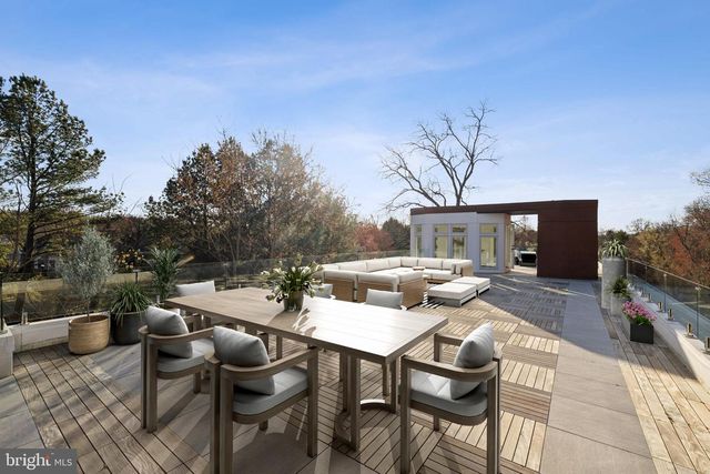 6304 OLD DOMINION DR, Mclean, VA 22101