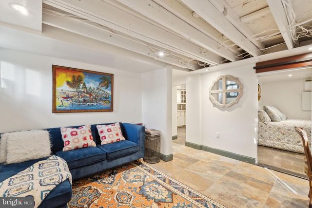 6304 OLD DOMINION DR, Mclean, VA 22101