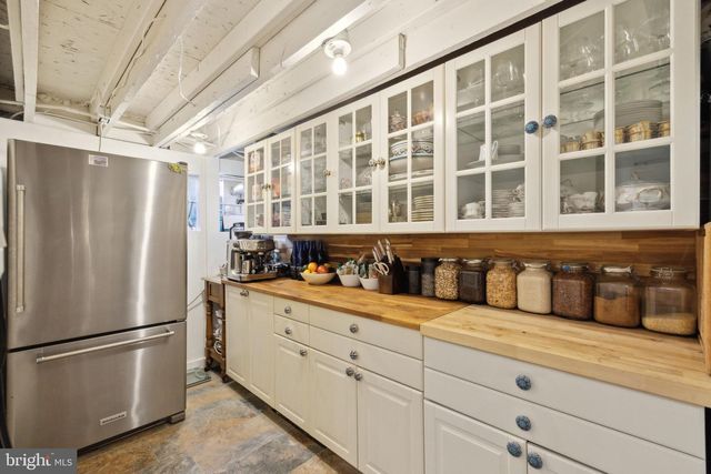 6304 OLD DOMINION DR, Mclean, VA 22101