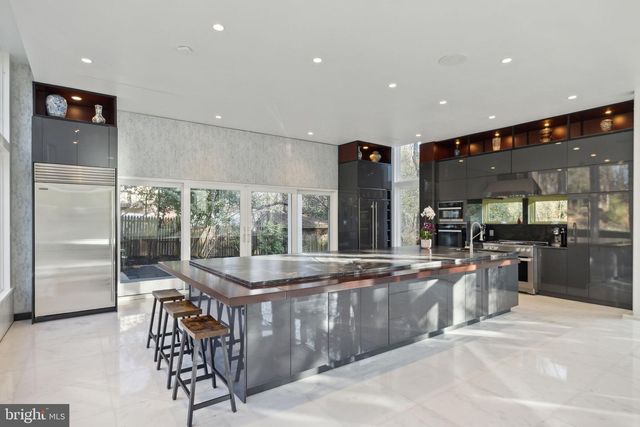 6304 OLD DOMINION DR, Mclean, VA 22101