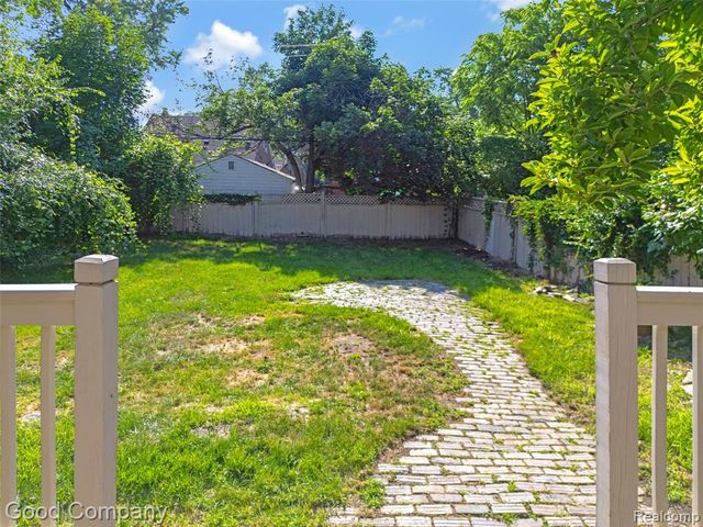 14835 Penrod Street, Detroit, MI 48223