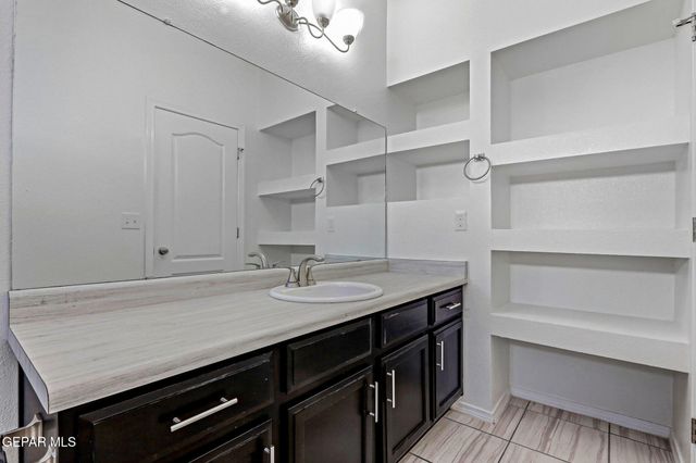 13045 Aerodrome Avenue, Horizon City, TX 79928