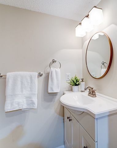 559 Great Elm Way 559, Acton, MA 01718