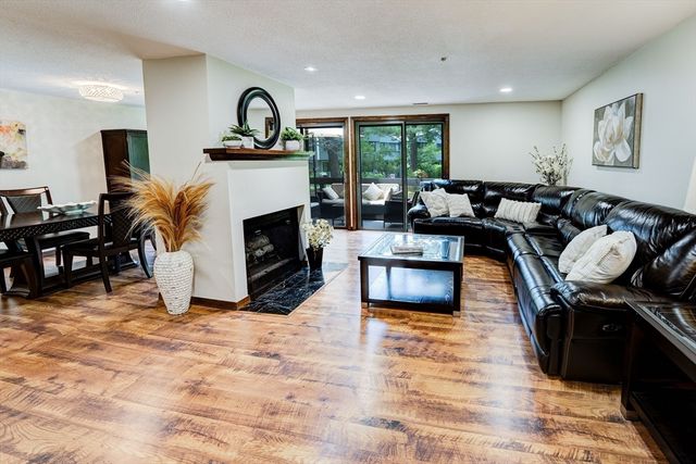 559 Great Elm Way 559, Acton, MA 01718