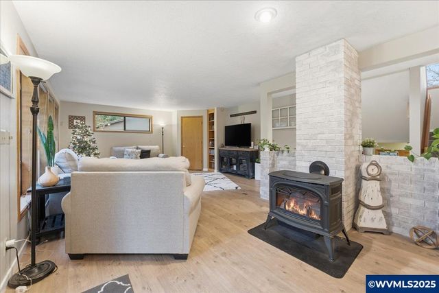 1818 Pepper Tree Ct SE, Salem, OR 97306