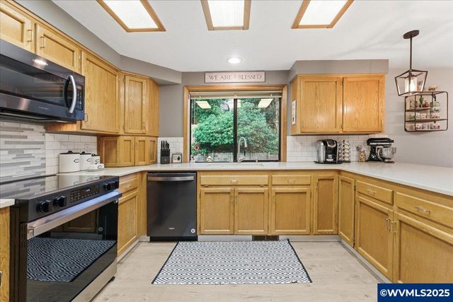 1818 Pepper Tree Ct SE, Salem, OR 97306