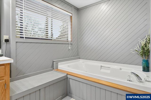 1818 Pepper Tree Ct SE, Salem, OR 97306