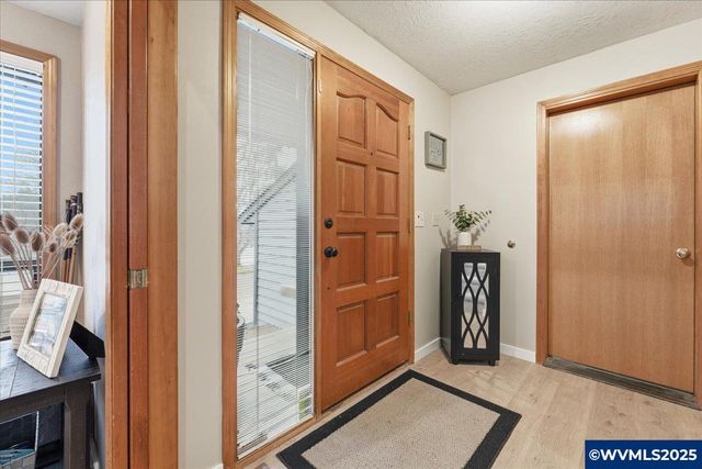 1818 Pepper Tree Ct SE, Salem, OR 97306