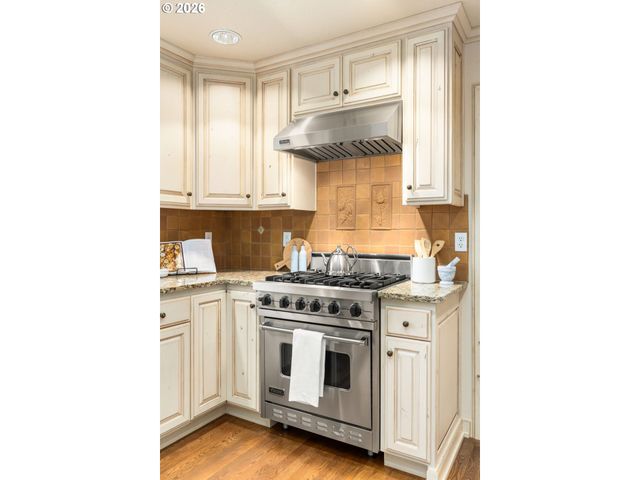 12878 Sw SIERRA VISTA Dr, Lake Oswego, OR 97035