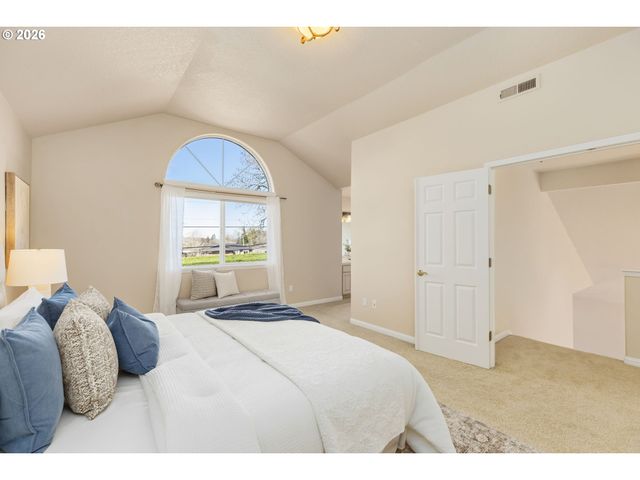 12878 Sw SIERRA VISTA Dr, Lake Oswego, OR 97035