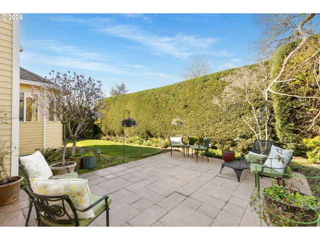 12878 Sw SIERRA VISTA Dr, Lake Oswego, OR 97035