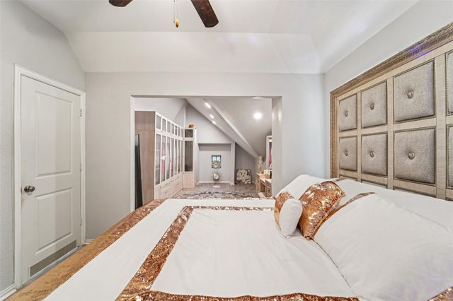 129 S Bearkat Court, Montgomery, TX 77316