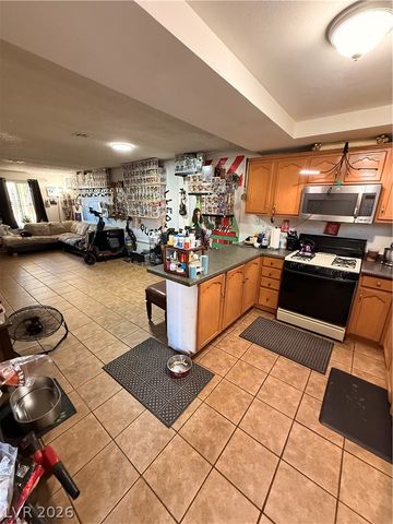3270 Cameron Street B, Las Vegas, NV 89102