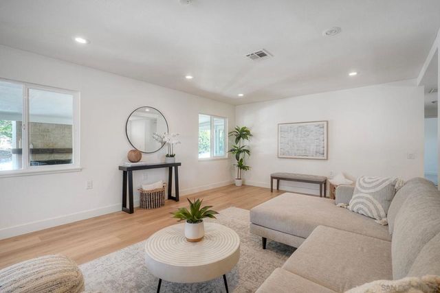16719 Diego, San Diego, CA 92128