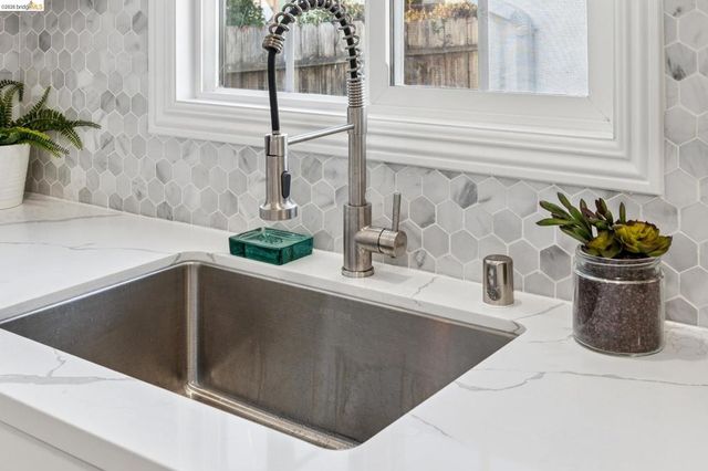 1921 Coalinga Ave, Richmond, CA 94801