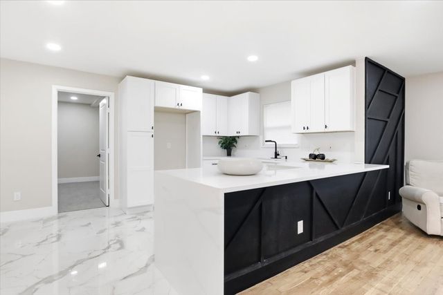 2900 Hunter Street, Fort Worth, TX 76112