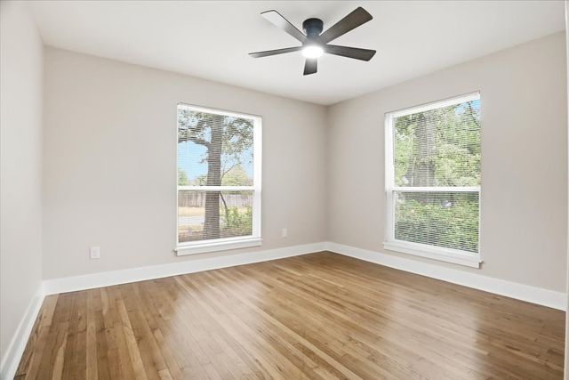 2900 Hunter Street, Fort Worth, TX 76112