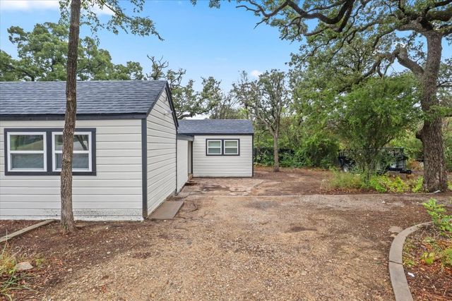 2900 Hunter Street, Fort Worth, TX 76112