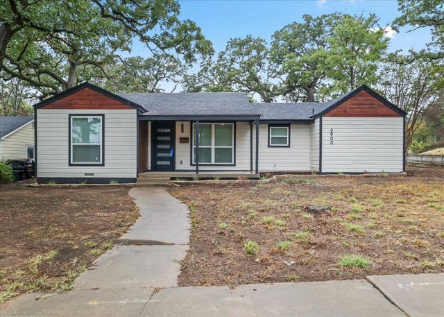 2900 Hunter Street, Fort Worth, TX 76112
