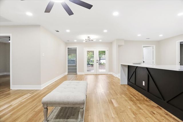 2900 Hunter Street, Fort Worth, TX 76112