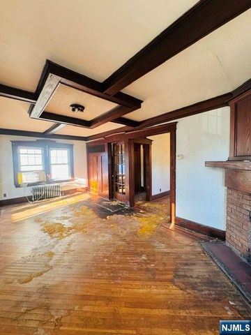 18 Pleasant Place, Kearny, NJ 07032