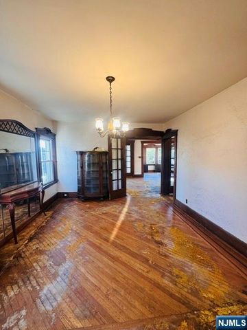 18 Pleasant Place, Kearny, NJ 07032