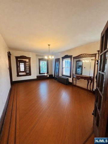 18 Pleasant Place, Kearny, NJ 07032