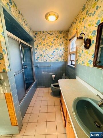 18 Pleasant Place, Kearny, NJ 07032
