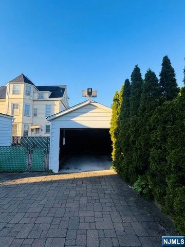 18 Pleasant Place, Kearny, NJ 07032