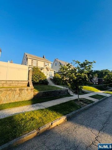 18 Pleasant Place, Kearny, NJ 07032