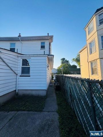 18 Pleasant Place, Kearny, NJ 07032
