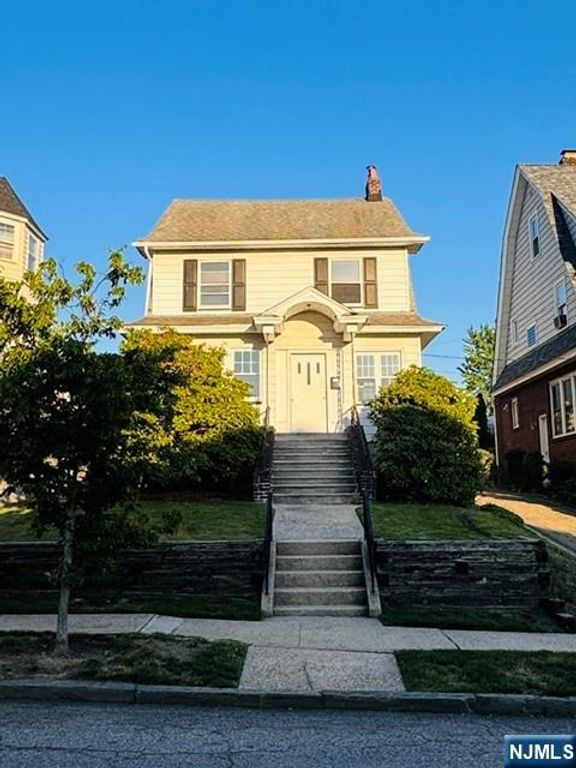 18 Pleasant Place, Kearny, NJ 07032