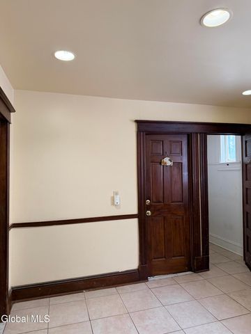 90 Woodlawn Avenue 2, Albany, NY 12208