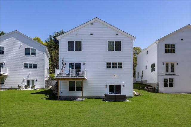 9 Stoneridge Road, Smithfield, RI 02917