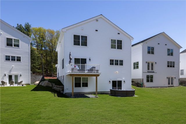9 Stoneridge Road, Smithfield, RI 02917