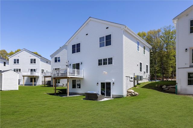 9 Stoneridge Road, Smithfield, RI 02917