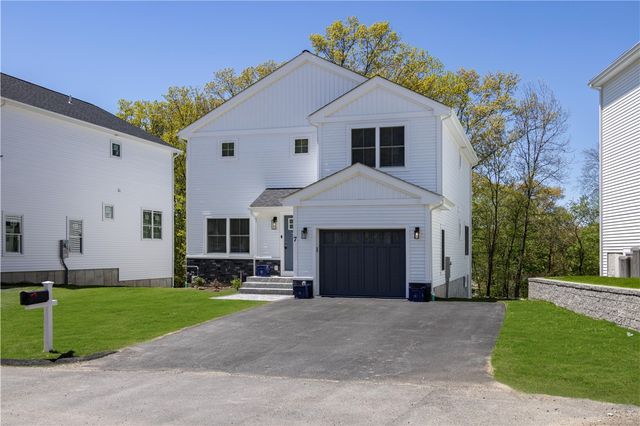 9 Stoneridge Road, Smithfield, RI 02917