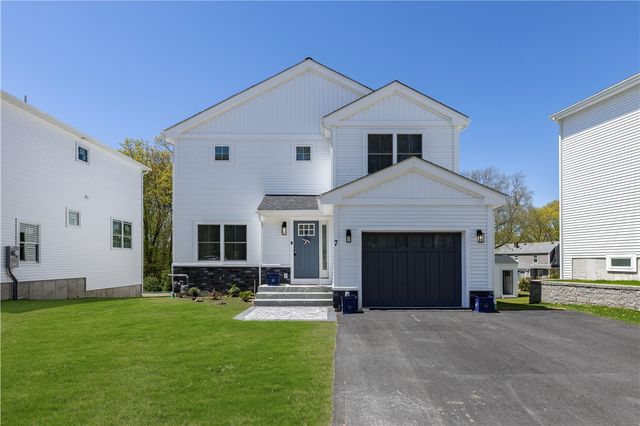 9 Stoneridge Road, Smithfield, RI 02917