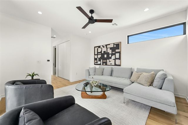 219 Lessin LN Unit 6, Austin, TX 78704
