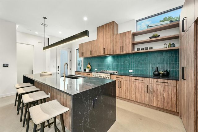 219 Lessin LN Unit 6, Austin, TX 78704