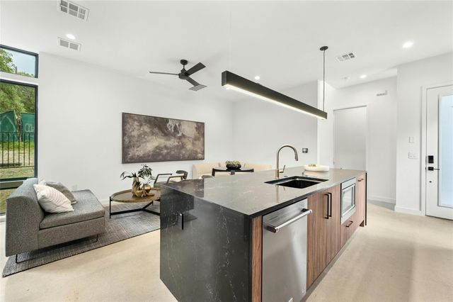 219 Lessin LN Unit 6, Austin, TX 78704