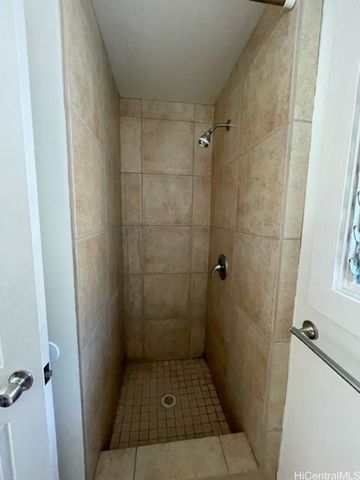 1804 Poki Street L, Honolulu, HI 96822