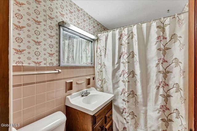 1034 Wallace Avenue, Rotterdam, NY 12306