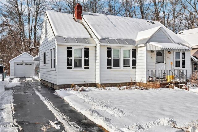 1034 Wallace Avenue, Rotterdam, NY 12306